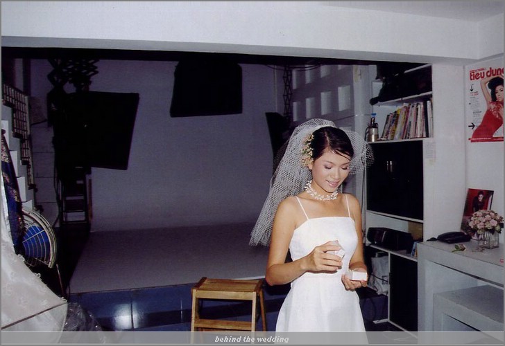 behind05.jpg (78.0 KB)