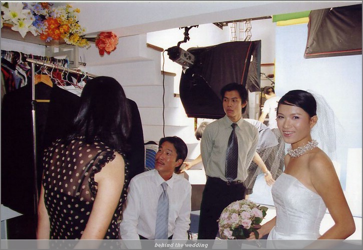 behind31.jpg (98.8 KB)