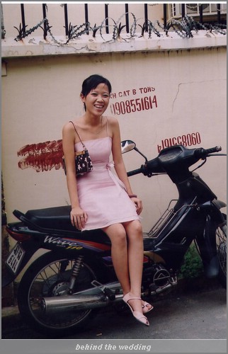behind51.jpg (46.9 KB)